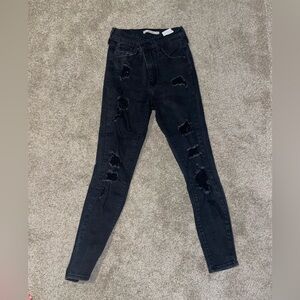Levi size 26 black ripped skinny jeans